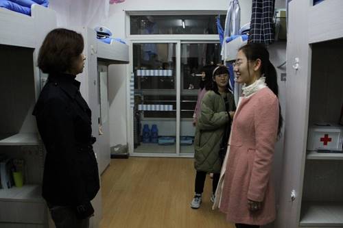 说明: http://news.dlmu.edu.cn/__local/4/2E/6E/55031FC131137E00B2E3A0C6964_29FB2CAF_39802.jpg